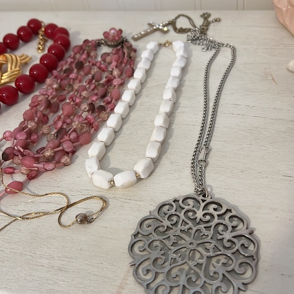 Huge lot vintage costume jewelry trifari Monet unmarked western Germany - Picture 2 of 7